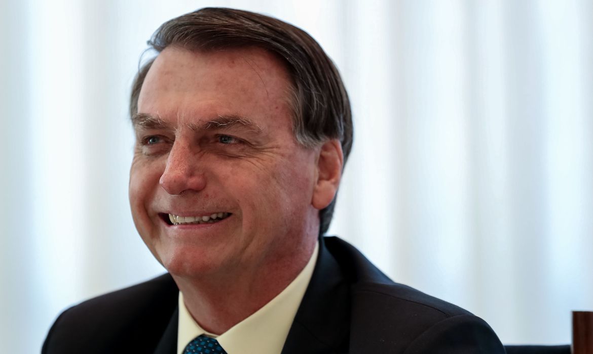 Presidente Jair vetou possibilidade de um terceiro retirar os medicamentos